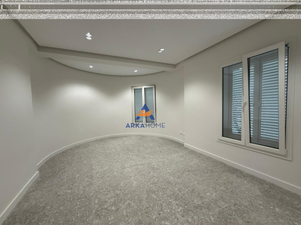 VILLA IN AFFITTO SU DUE PIANI "VICINO ALL'AMBASCIATA AMERICANA" 9.000 EURO