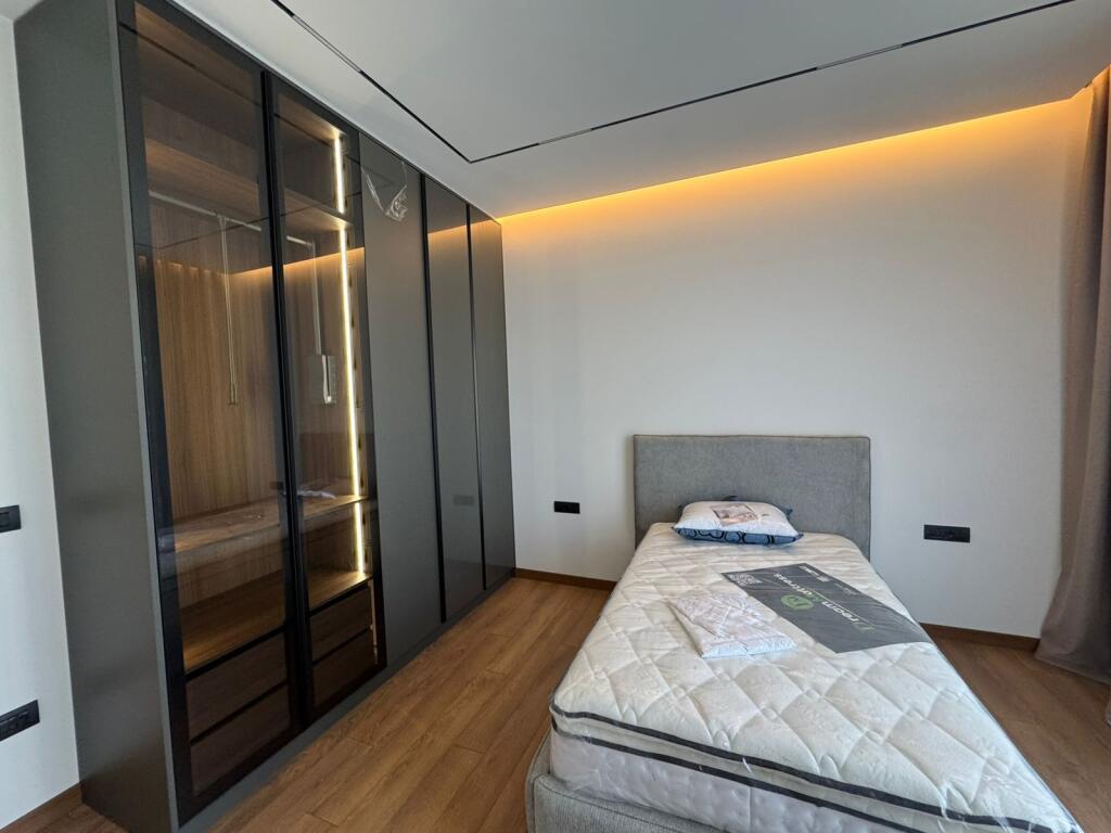 Japim me qira vile te bashkangjitur ne nje nga komplekset me prestigjoze tek Liqeni i Thate, Rezidenca Forest.