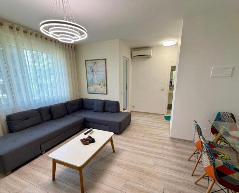 Jepet apartament 2+1 tek rr Kosovareve