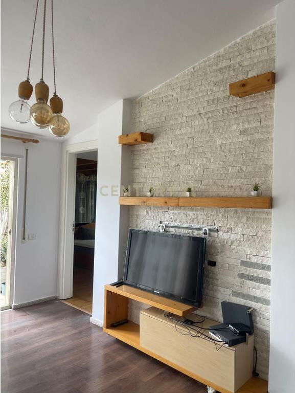 QIRA, APARAMENT 3+1 ME POST PARKIMI, LIQENI I THATE! 850 € /Muaj Sip. Totale  120m2