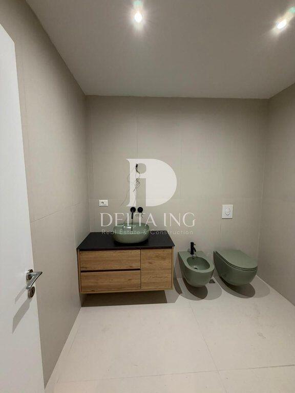 Office space for rent in Myslym Shyri