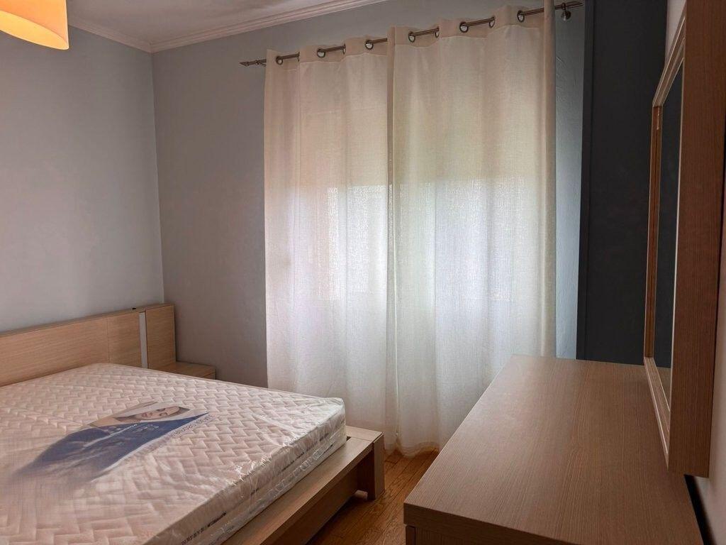 Apartament 2+1 Me Qira në Rrugën Mine Peza 620 € /Muaj
