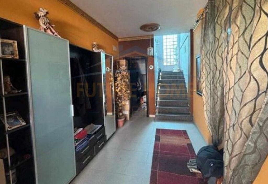 Shitet, Vile 3-kateshe, Varri i Bamit