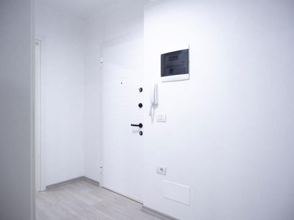 OFFICE FOR RENT 90 M2 WILLSON SQUARE 1000 EURO