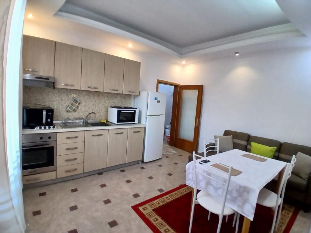 Jepet Me Qera Apartament 1+1+1 Ballkon