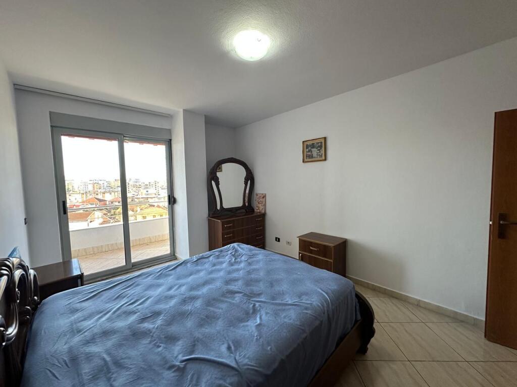 Xhamllik, Apartament 2+1 Per Qira