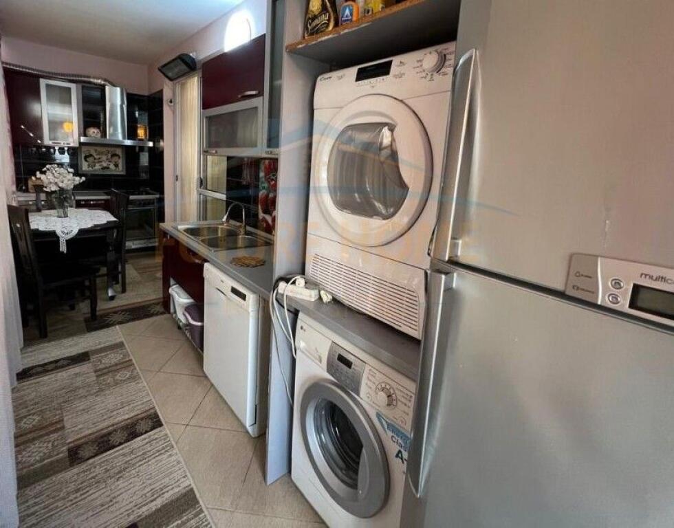 Qera, Apartament 2+1+2+Verande, Unaza e Re