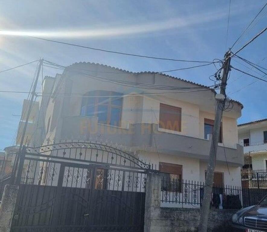 Shitet , Shtepi Private 2 Kateshe , Shkoze,Tirana.