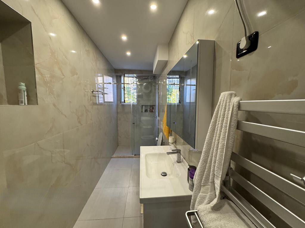 Apartament 2+1 Me Qira në Qendër të Tiranës 700 €