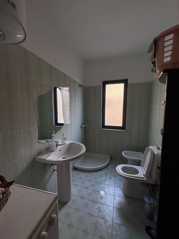 JEPET GARSIONERE ME QERA NE PLAZH