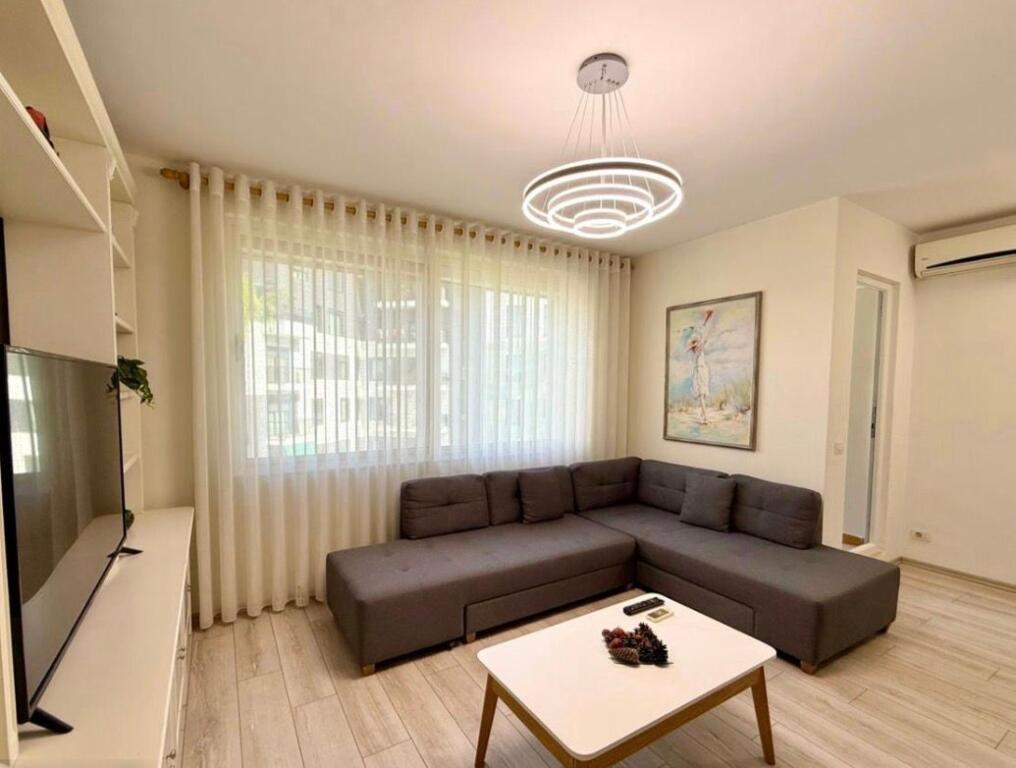 Jepet apartament 2+1 tek rr Kosovareve