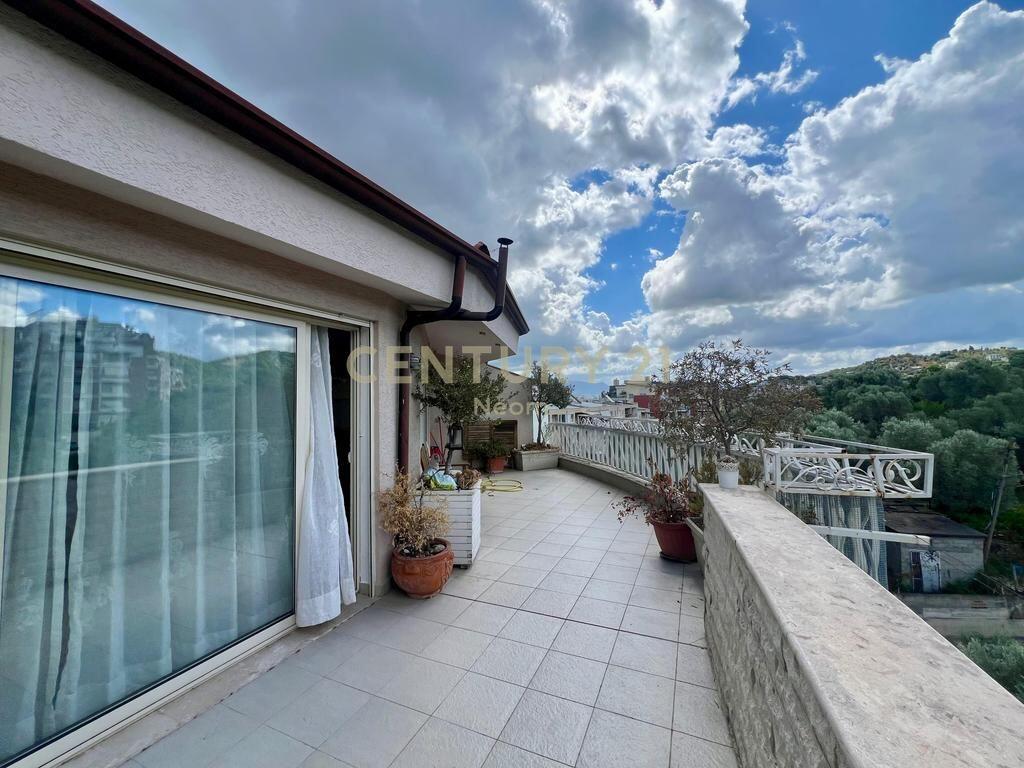 QIRA, APARAMENT 3+1 ME POST PARKIMI, LIQENI I THATE! 850 € /Muaj Sip. Totale  120m2