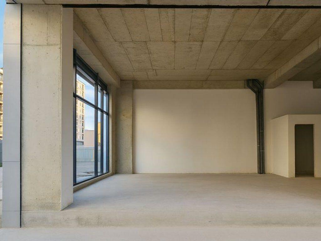 Astir – Locale Commerciale  Deposito in una posizione strategica Corner