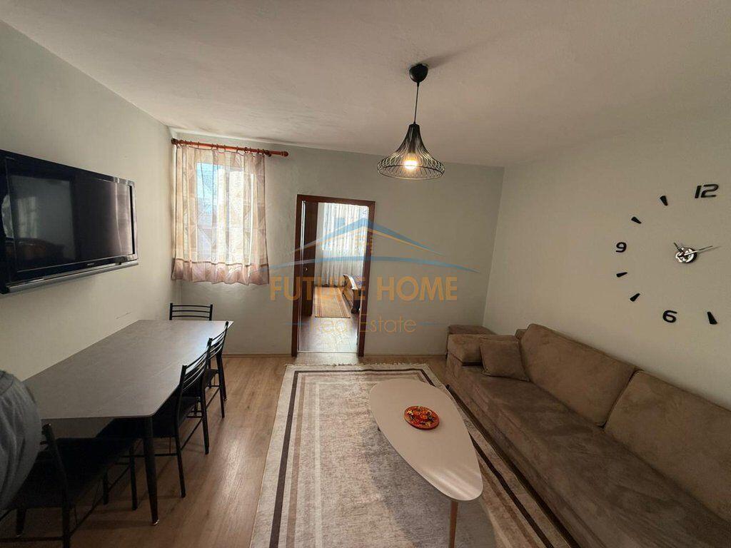 Qera 2+1 Tregu Elektrik , Tirane 550