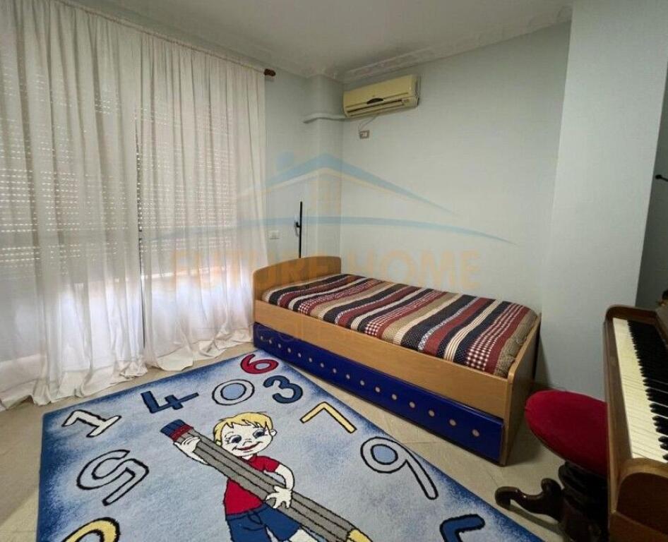 Qera, Apartament 2+1+2+Verande, Unaza e Re