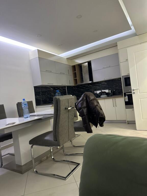 Apartament me qera 2+1 Tek 5 Maj