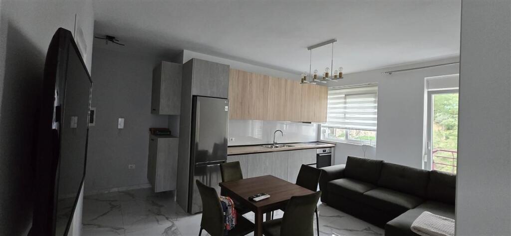 🏡 Jepet me qira apartament 2+1 – Liqeni i Thatë
