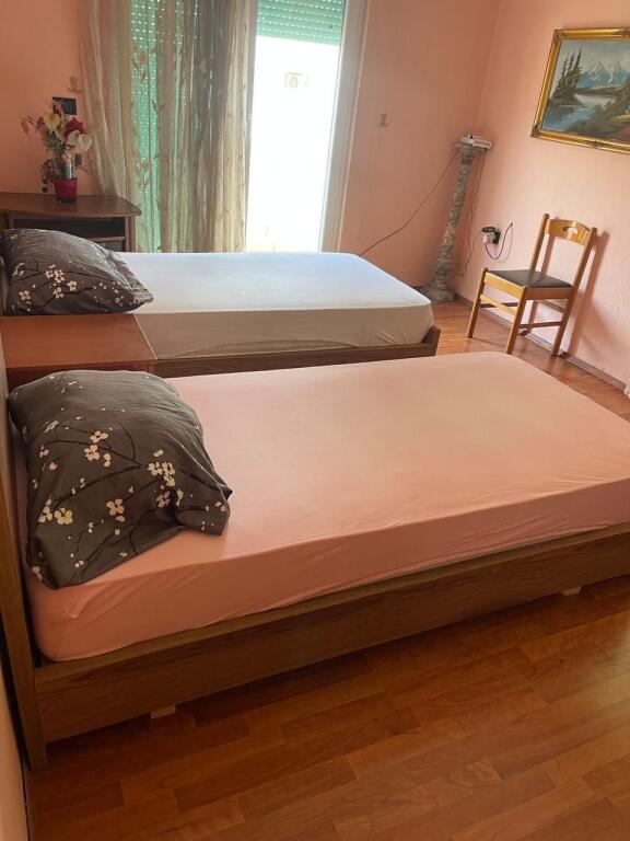 Jepet Me Qera Apartament 2+1+1 Ballkon