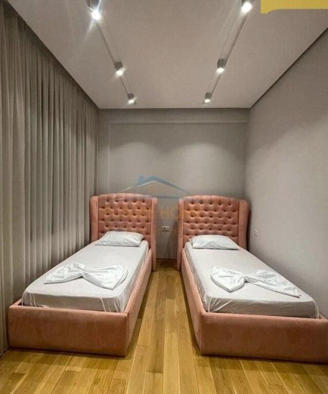 Qera, Apartament 2+1+2+Post Parkimi,Rruga Bardhyl, Tiranë.