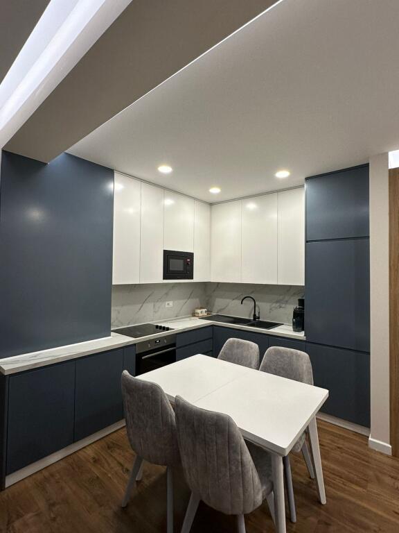 shitet apartament 2+1 + parkim ne Brryl