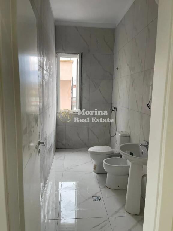 Rent | Business Premises | Mother Teresa Boulevard | 450 €/month