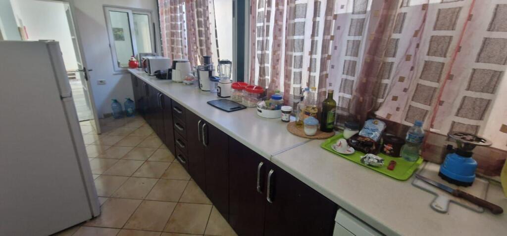 Shitet shtepi private ne qender te Tiranes