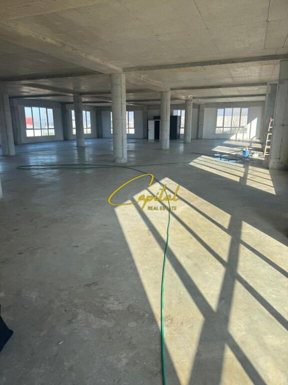 MAGAZINE ME QERA 2.900 M2 KASHAR 13.000 EURO