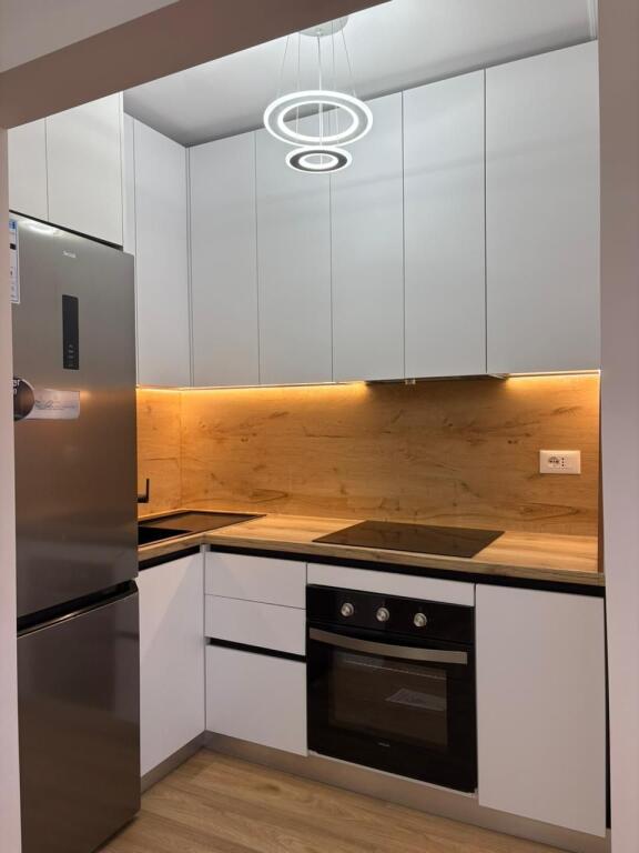 APARTAMENT 1+1 I RINOVUAR TOTALISHT – GATI PËR BANIM – MUNDËSI BLERJE ME KREDI