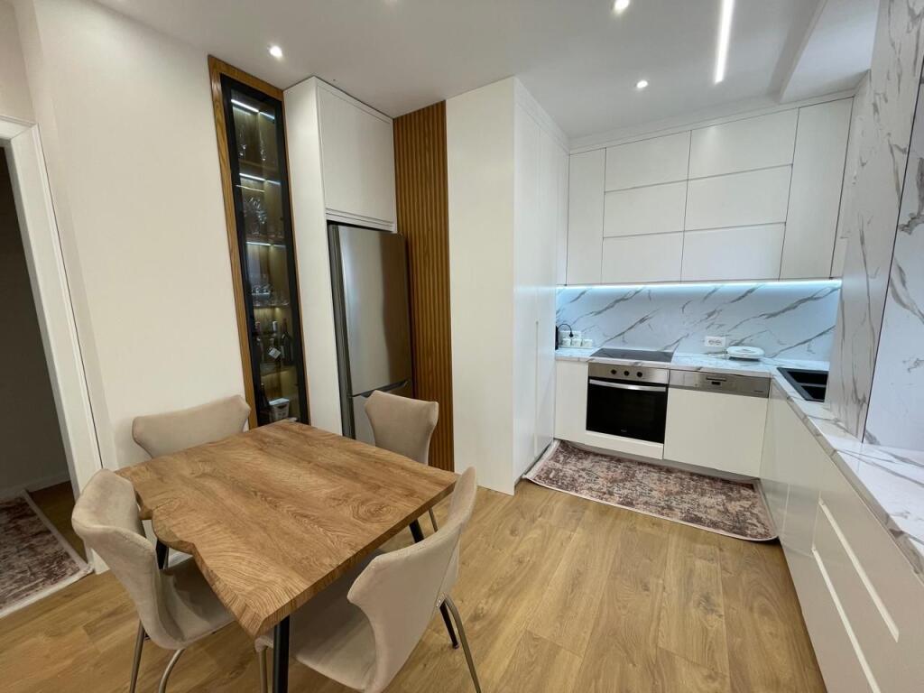 2+1 TEK NIKU KOMUNA E PARISIT