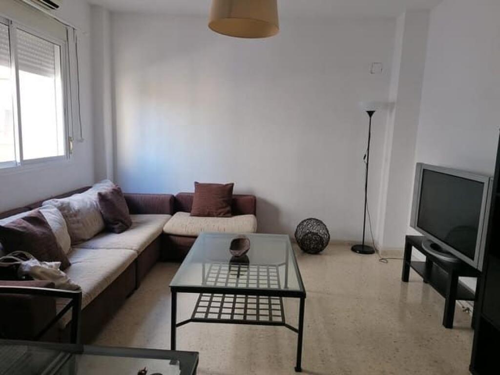 Apartament Me Qera 1+1 Tek Pazari i Ri (ID B211400) Tirane