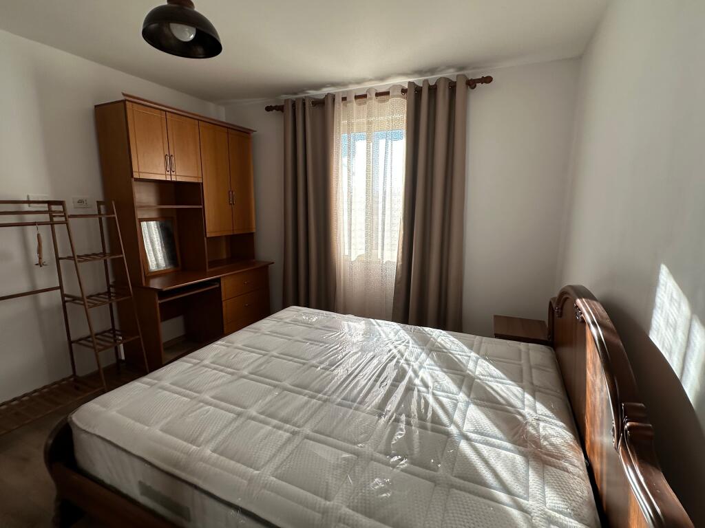 Jepet me qira 1+1 buze rruge ne Brryl 🏷️45.000leke Kati 5 pa ashensor pallat 6 katesh