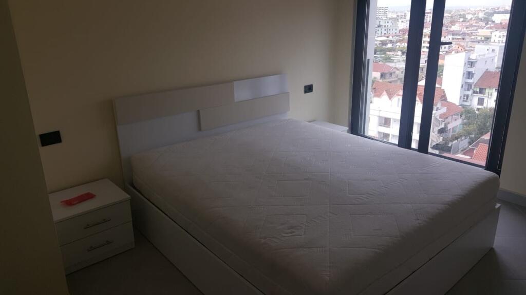 🏠 Appartamento 1+1 in Affitto sopra la Farmacia 10, Tirana