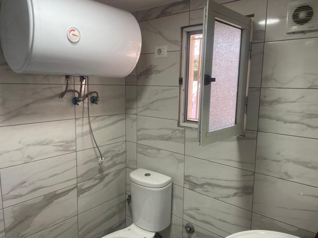 Shtepi me qera, sauk, 280 euro