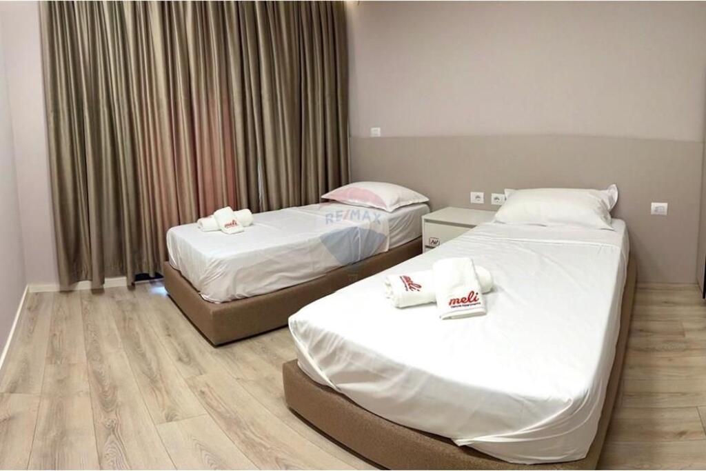 Apartament 1+1 +post parkimi te 5 Maji.