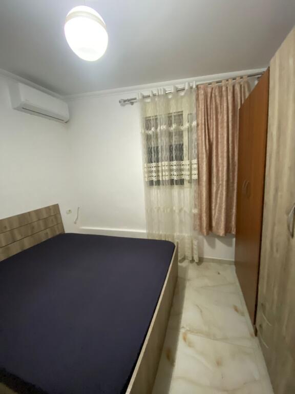 Jepet me qera 1+1 mobiluar kat 1 vile 30000 lek