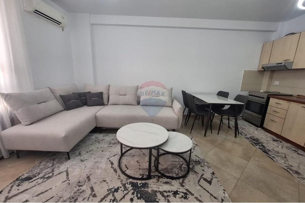 Apartament 2+1 me qera Rr.Barrikadave