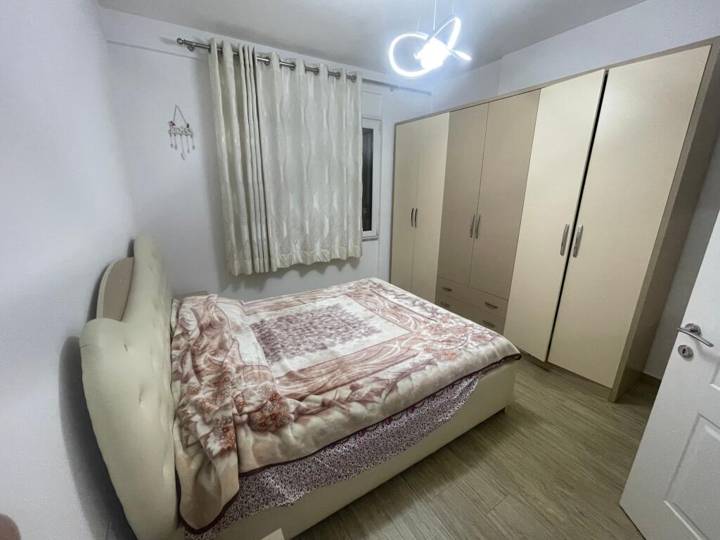 Jepet me qera apartament 1+1 i mobiluar