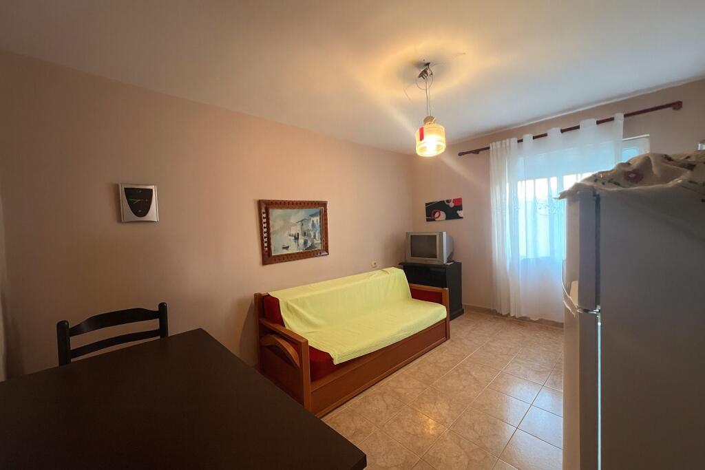 SHITET&#x20;APARTAMENT&#x20;3&#x2B;1&#x20;-&#x20;SHKOLLA&#x20;BASHKUAR