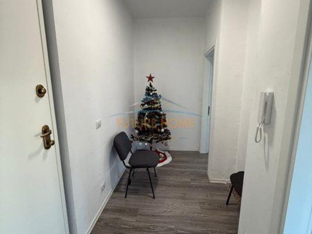 Shitet, Apartament 1+1+Post parkimi, Rruga Qemal Stafa, Tiran