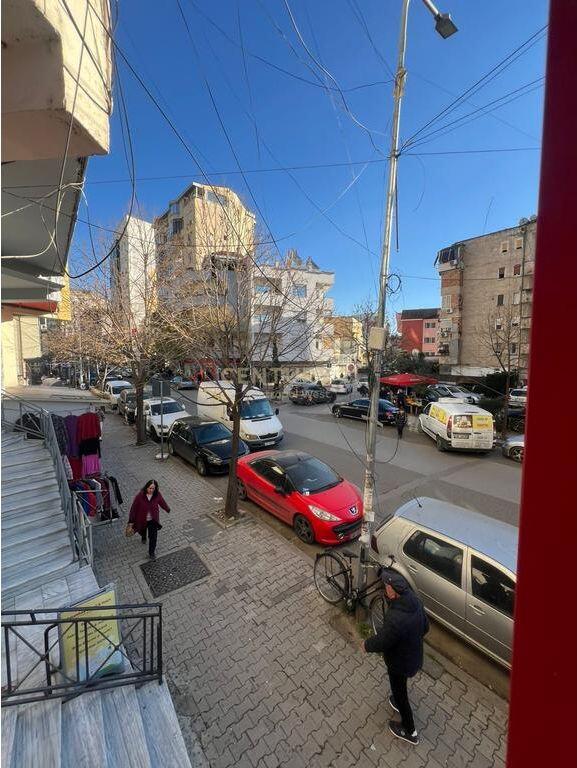 Shitet Ambient Komercial Tek Shkolla e Baletit!