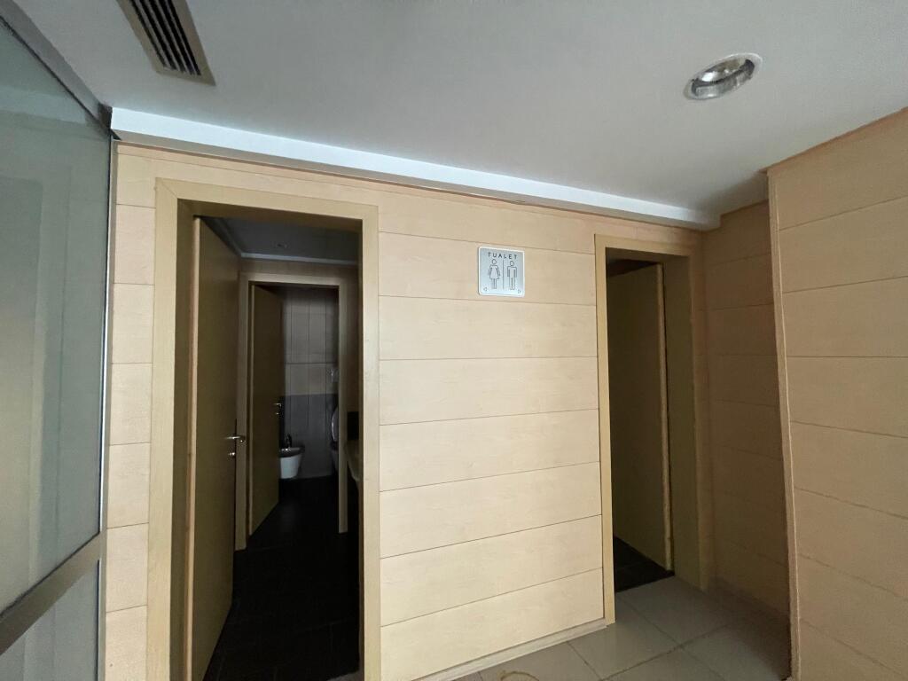 CLINIC SPACE / OFFICE FOR SALE AT THE KRISTALI OVERPASS