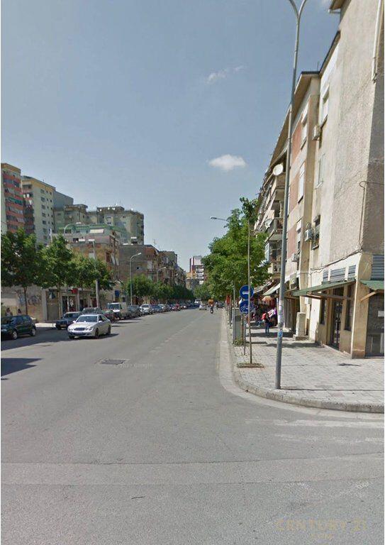 Shitet Ambient Multifunksional – Rr. Barrikadave, Tiranë