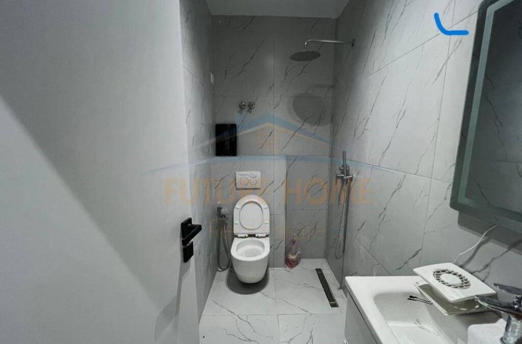 Appartamento in vendita nel Comune di Parigi, Tirana