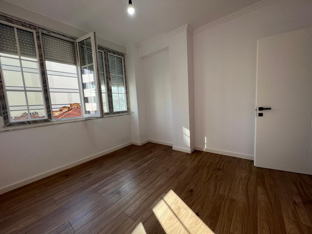 📣 SHITET Apartament 2+1 Me Depo Dhe Ballkon 📍 Prane Qendres 🛣️ Rruga e "Bogdaneve" ✨