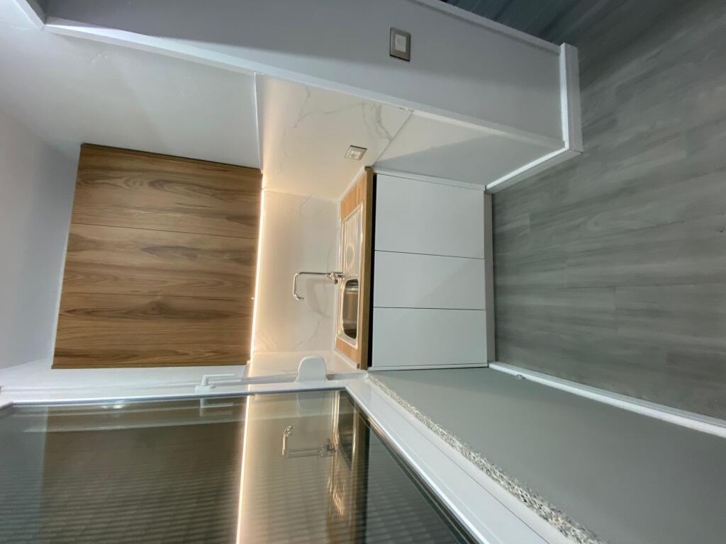 1+1,i mobiluar per here te pare ,shkolle e kuqe,550 mije leke