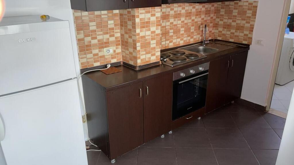 🏢Rruga Mine Peza,prane Prokurorise Tirane jepet me qera apartament 1+1,i mobiluar.500Euro