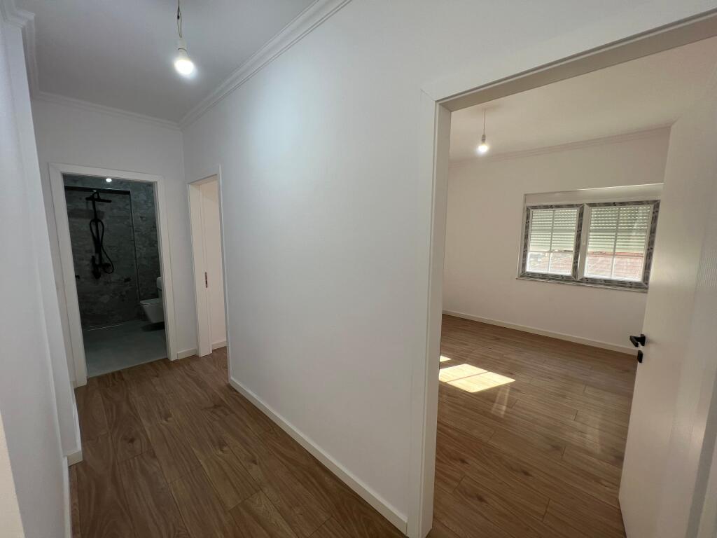 📣 SHITET Apartament 2+1 Me Depo Dhe Ballkon 📍 Prane Qendres 🛣️ Rruga e "Bogdaneve" ✨