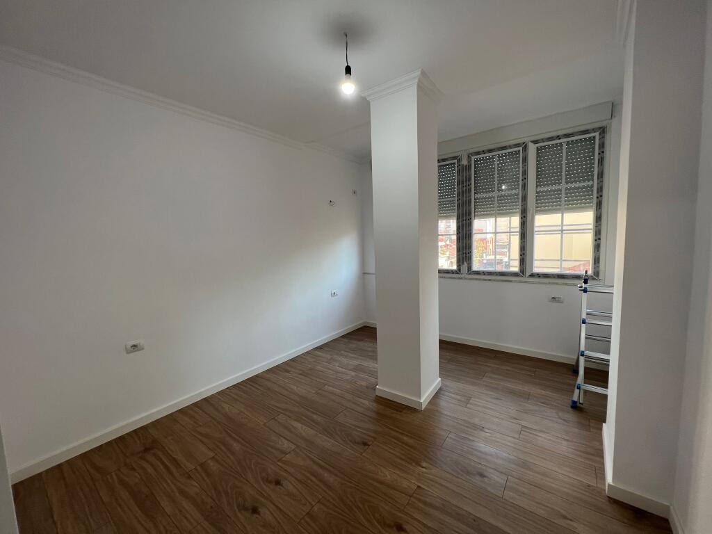 📣 SHITET Apartament 2+1 Me Depo Dhe Ballkon 📍 Prane Qendres 🛣️ Rruga e "Bogdaneve" ✨
