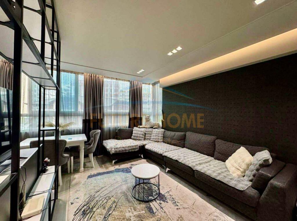 Shitet , Apartament 2+1 Komuna e Parisit , Tirane