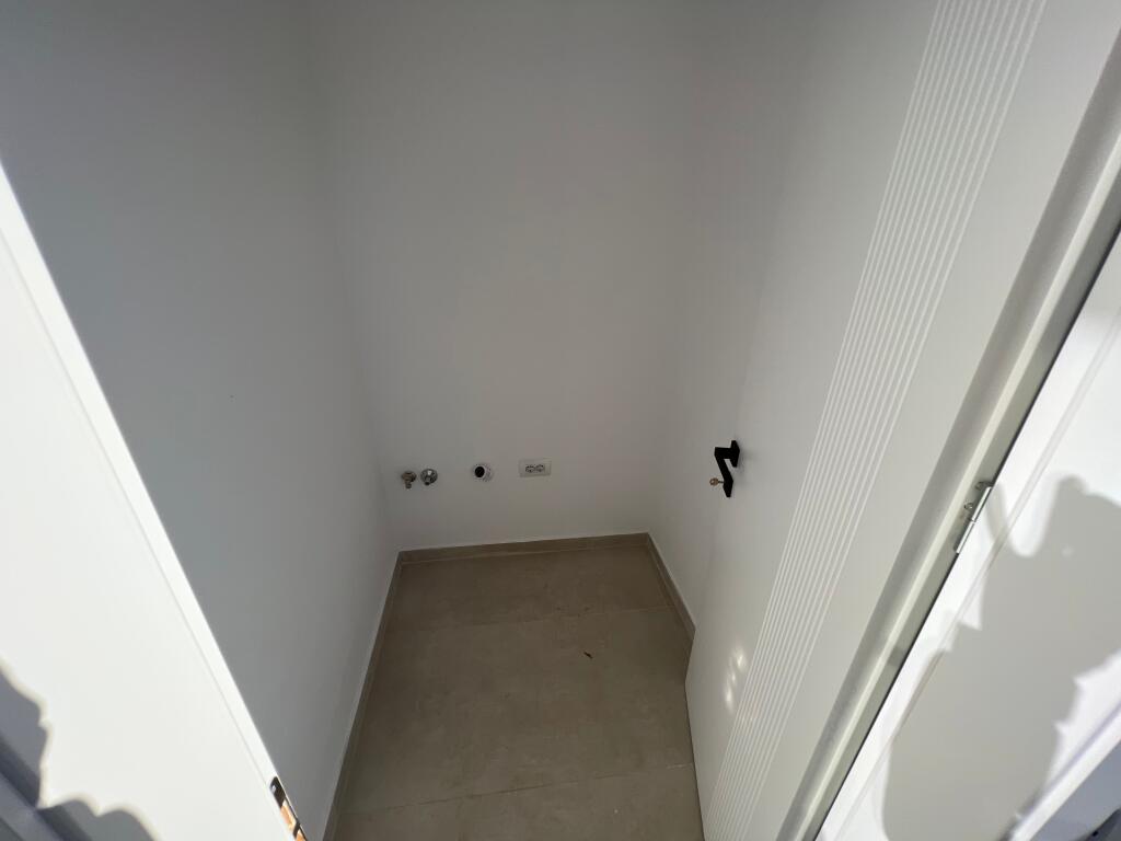 📣 SHITET Apartament 2+1 Me Depo Dhe Ballkon 📍 Prane Qendres 🛣️ Rruga e "Bogdaneve" ✨